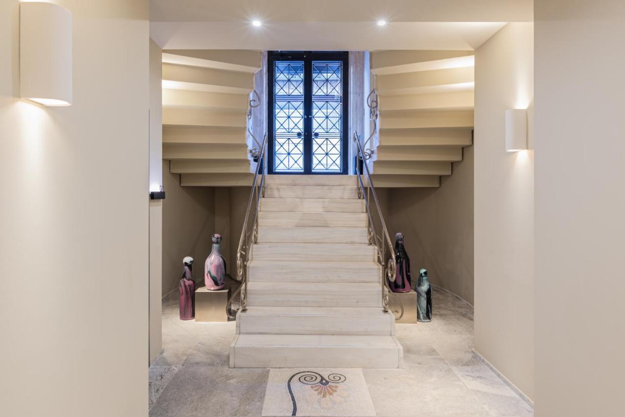 33Solonossuites Athena Bagian luar foto