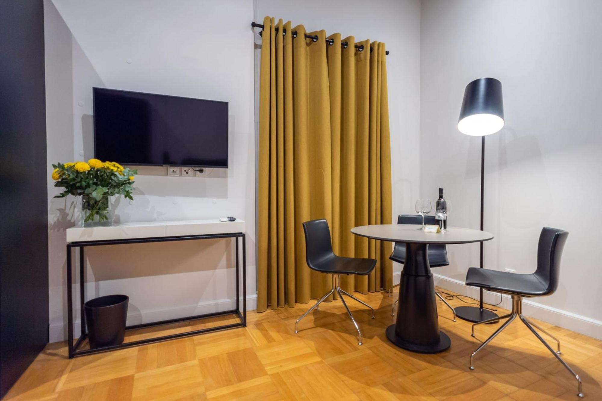 33Solonossuites Athena Ruang foto